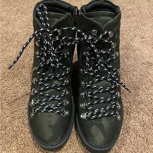 Steve Madden Boots